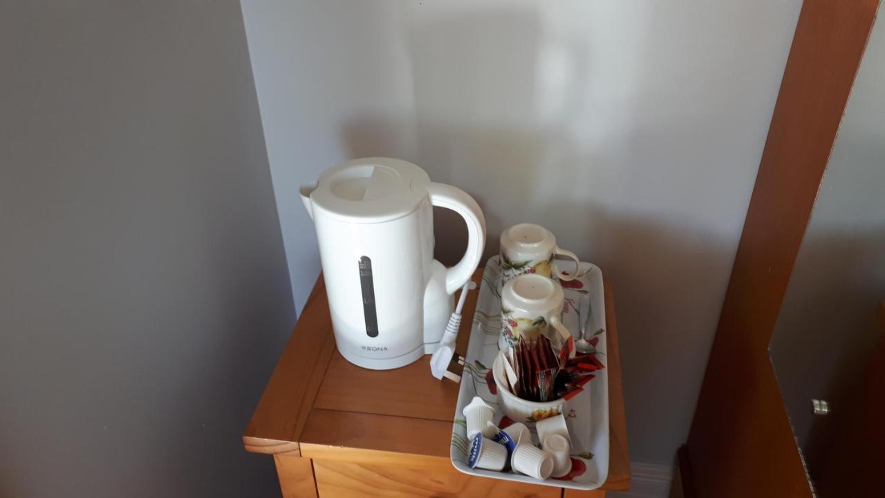 Green Acres Guesthouse- Accommodation Only Lower Coolcorcoran Extérieur photo